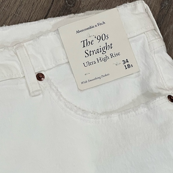 NWT Abercrombie & Fitch 34/18S The ‘90’s Straight Ultra High Rise White Jeans - Picture 4 of 7